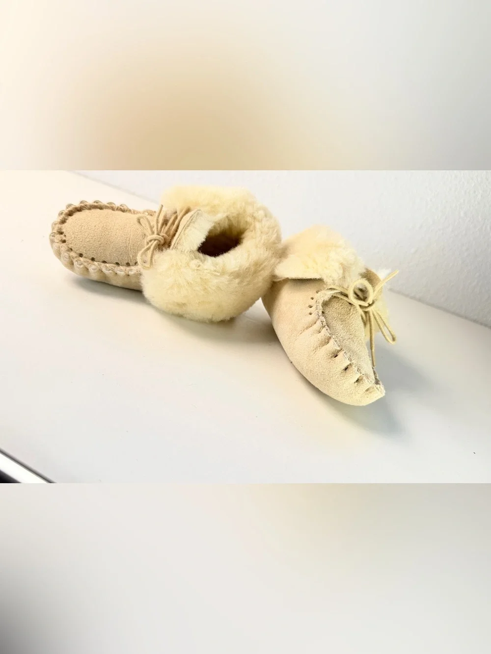Handmade Sheepskin Moccasin Slippers Kids Size 8 - 9 Cream shearling Lined Cozy